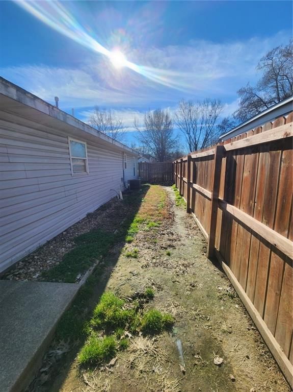 511 E Washington Street — photo 21