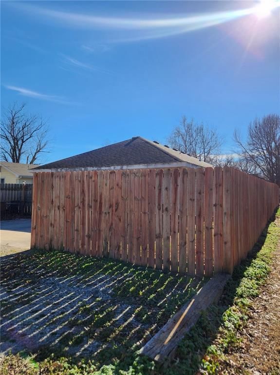 511 E Washington Street — photo 26
