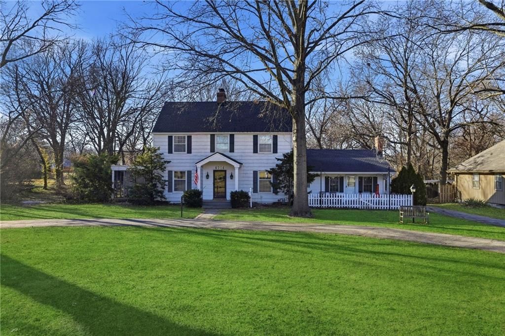 6724 Broadmoor Street, Overland Park, KS
