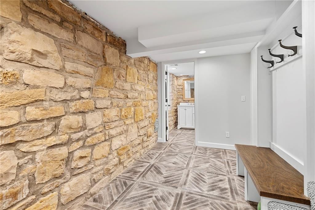 6724 Broadmoor Street — photo 35