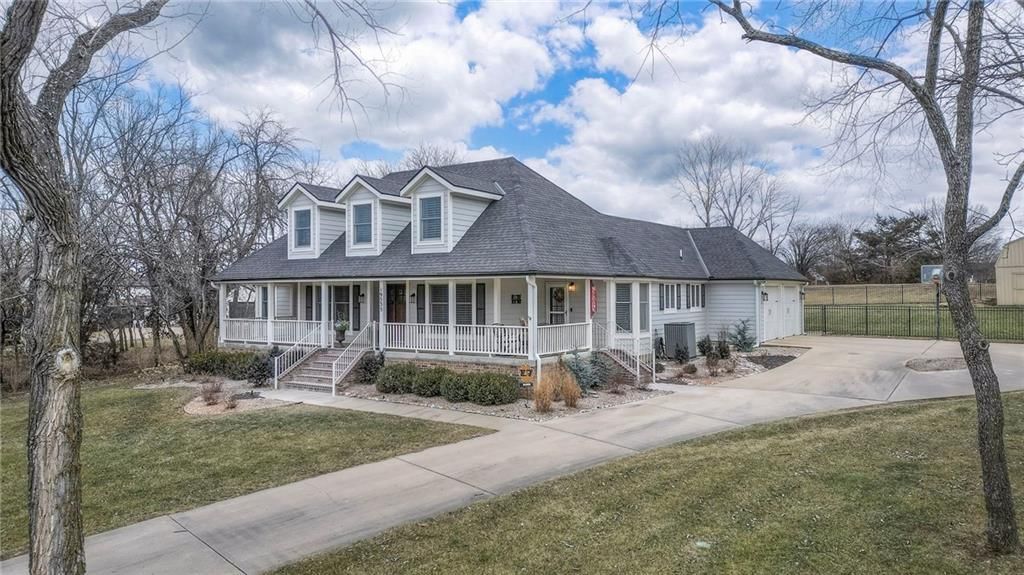 19535 Birch Street — photo 2