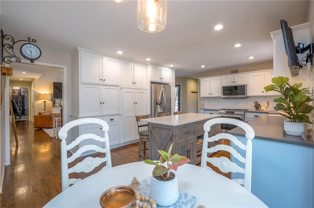 19535 Birch Street — photo 24