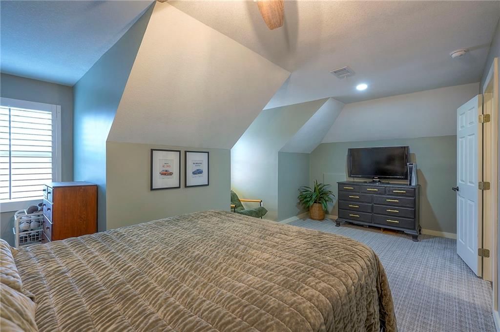 19535 Birch Street — photo 37