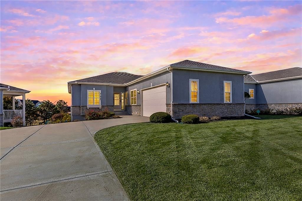 21962 W 116th Terrace, Olathe, KS