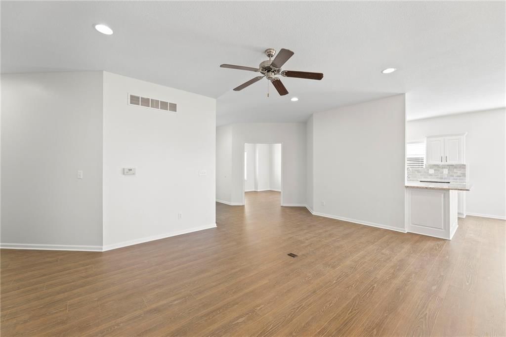 21962 W 116th Terrace — photo 2
