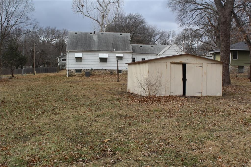 10831 Holmes Road — photo 44