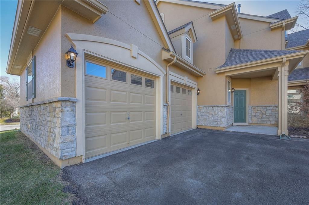 21063 W 118th Terrace, Olathe, KS