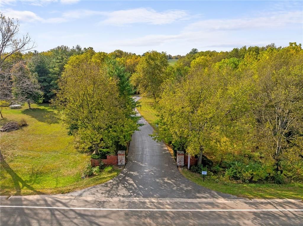 16374 Lake Point Drive — photo 37