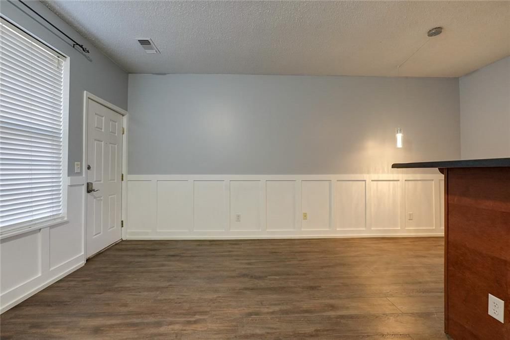 909 W 41st Place — photo 5