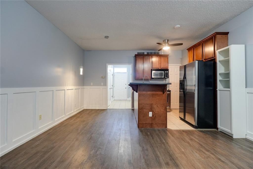 909 W 41st Place — photo 6