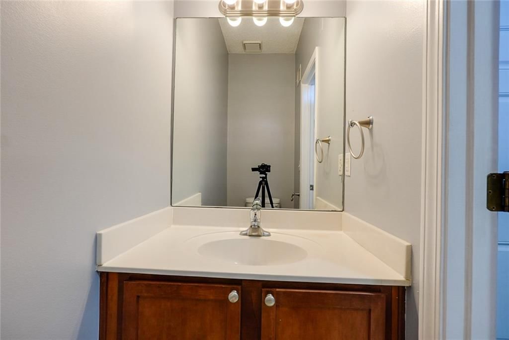 909 W 41st Place — photo 16
