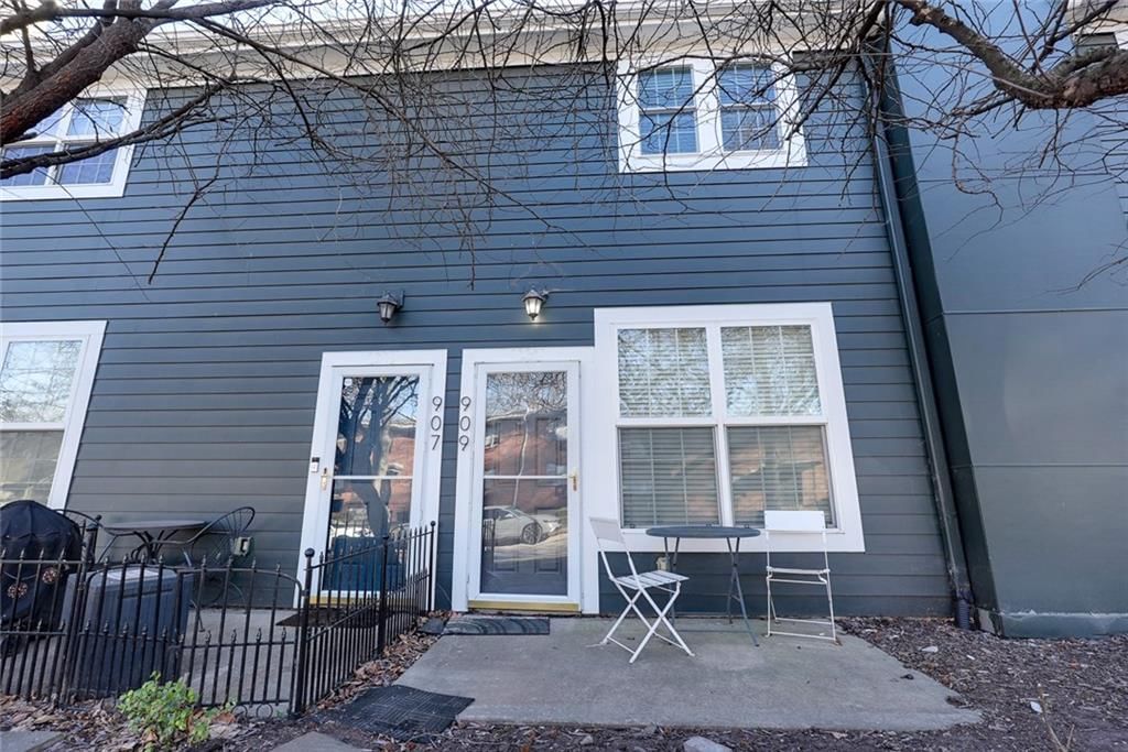 909 W 41st Place — photo 25