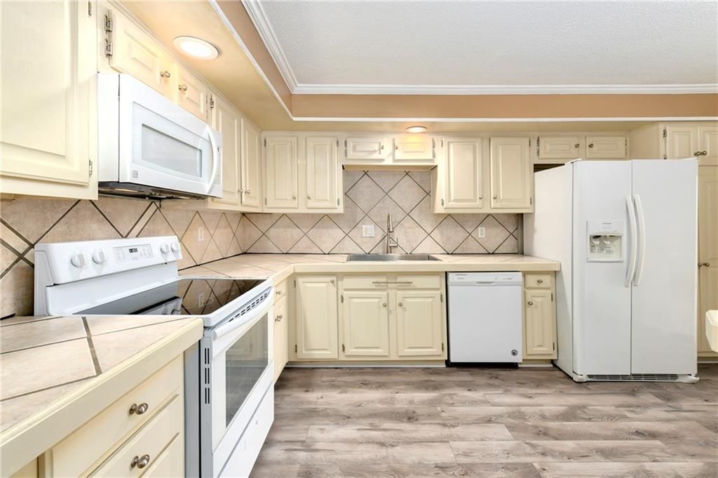 6708 W 109th Street — photo 5