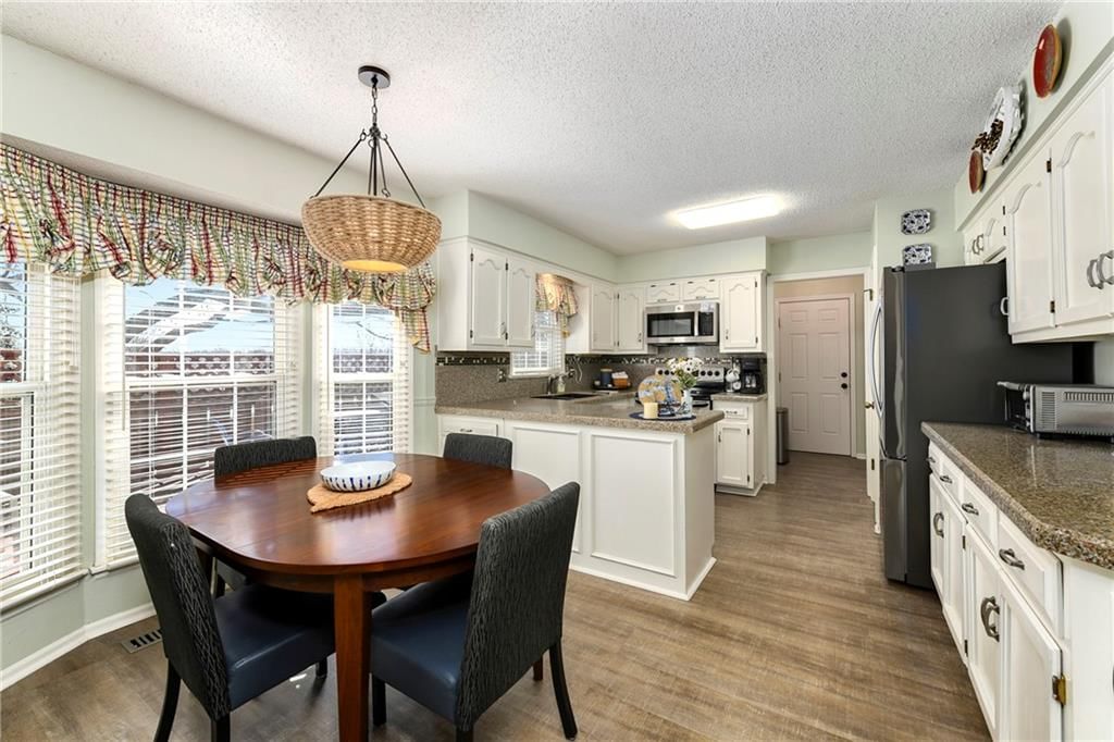 10139 Earnshaw Street — photo 15