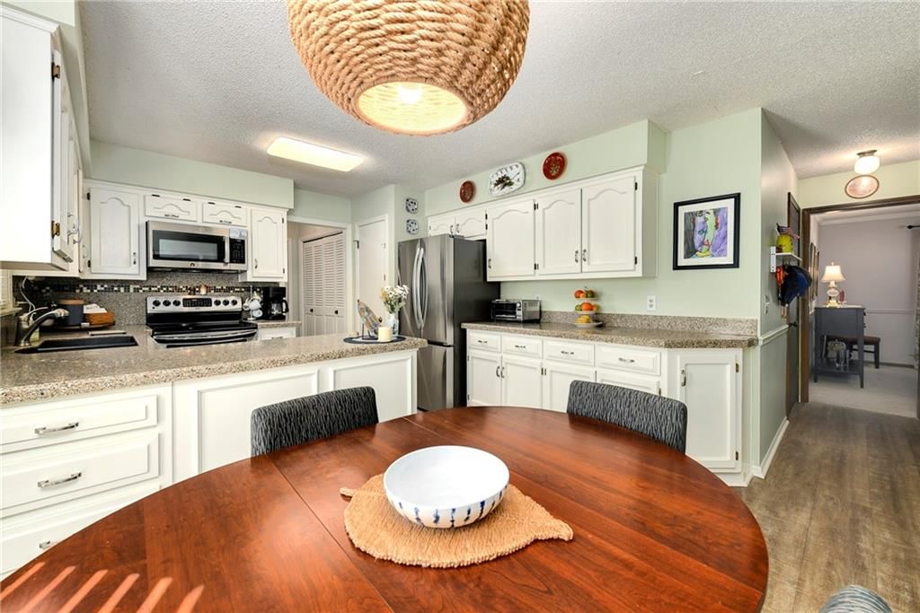 10139 Earnshaw Street — photo 20