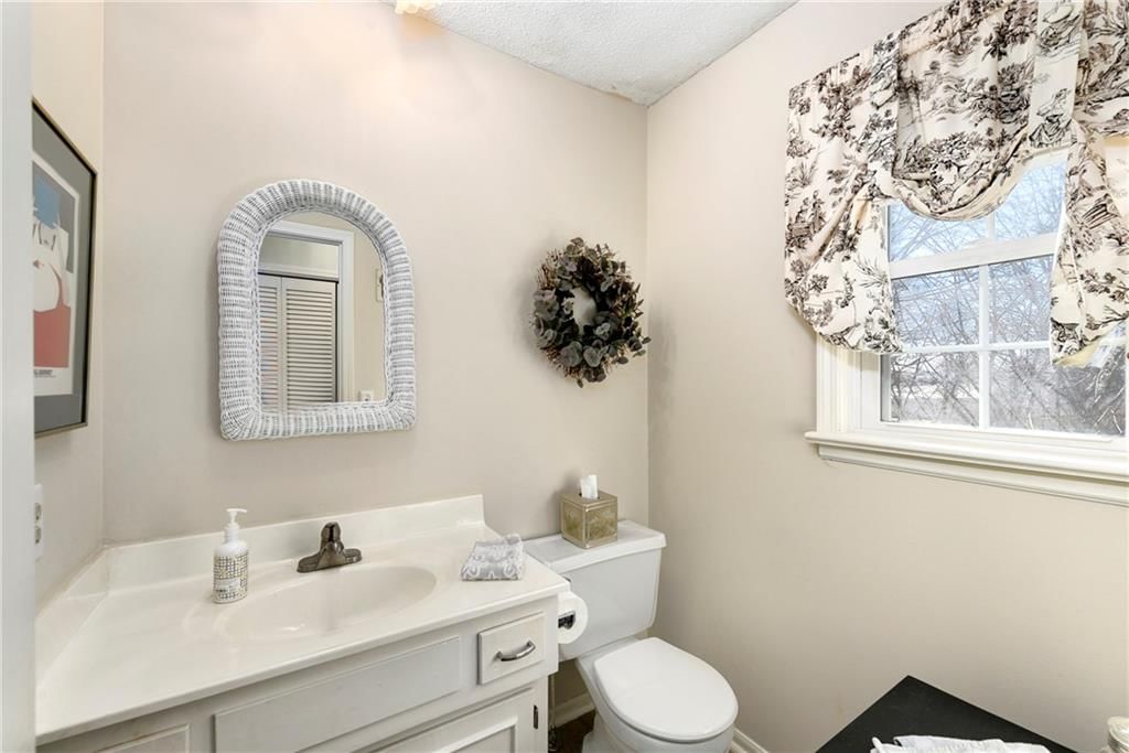 10139 Earnshaw Street — photo 21