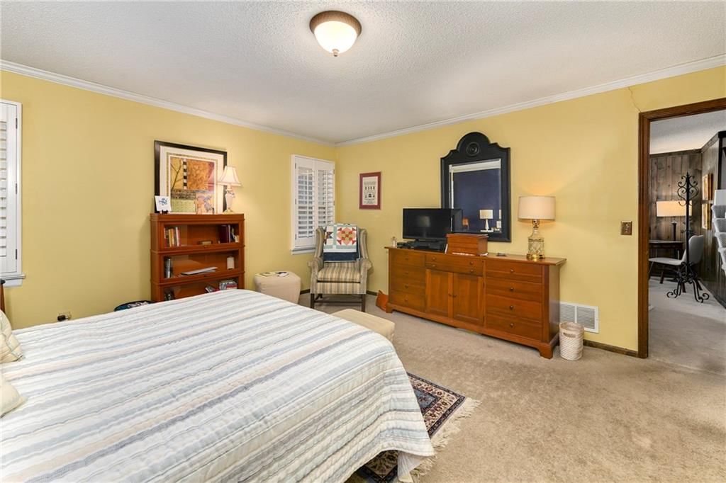 10139 Earnshaw Street — photo 23