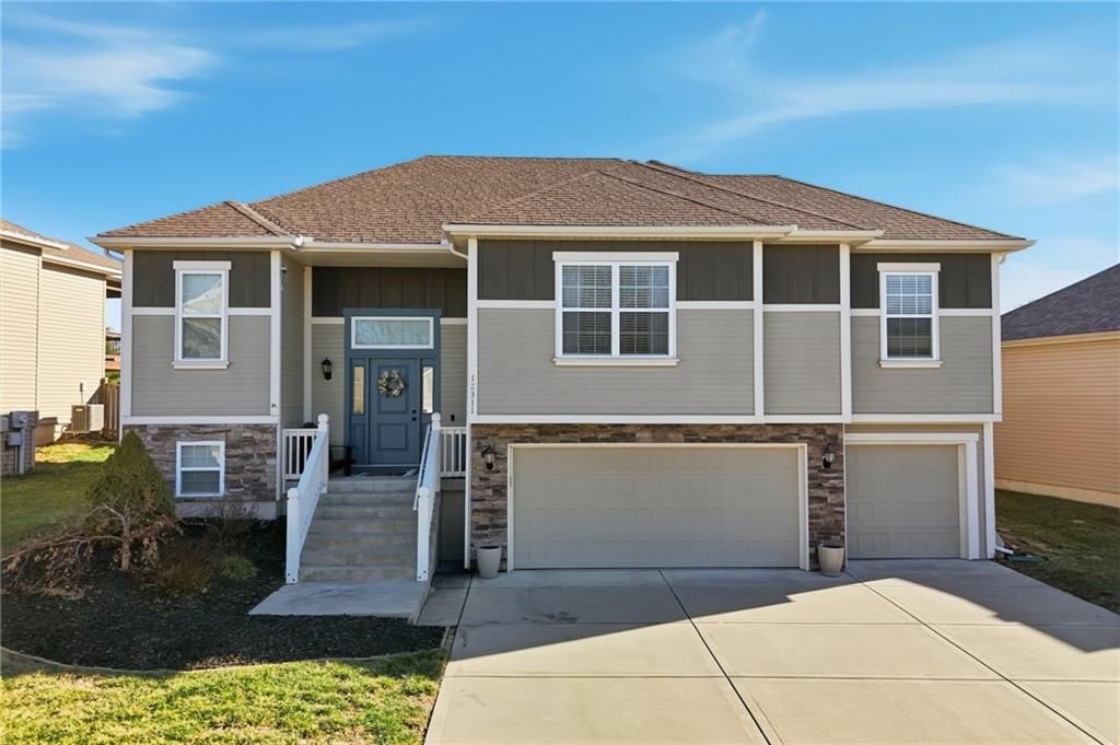 12311 N Wayne Avenue — photo 1