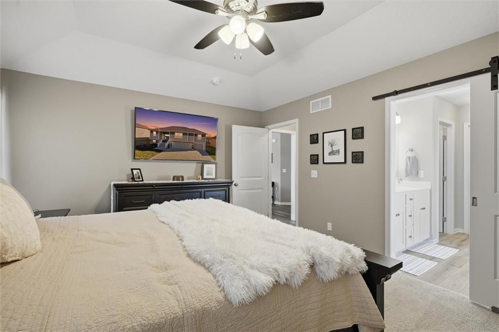 12311 N Wayne Avenue — photo 14