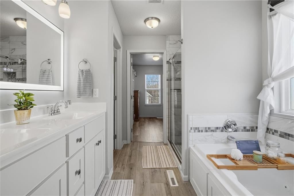 12311 N Wayne Avenue — photo 15