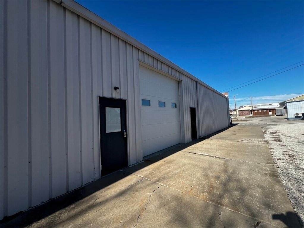 101 W Shrader Street — photo 3