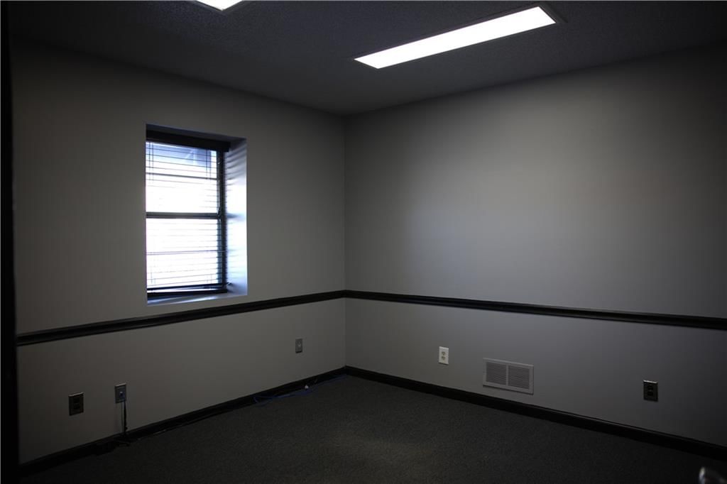 101 W Shrader Street — photo 16