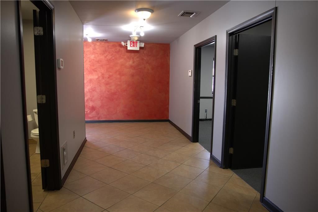 101 W Shrader Street — photo 19