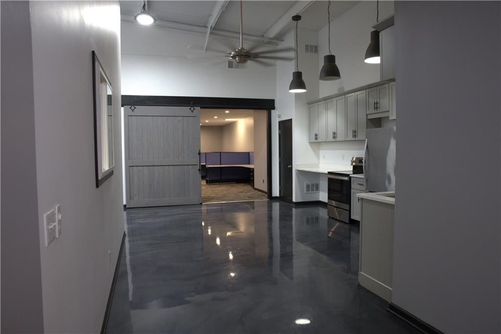 101 W Shrader Street — photo 28