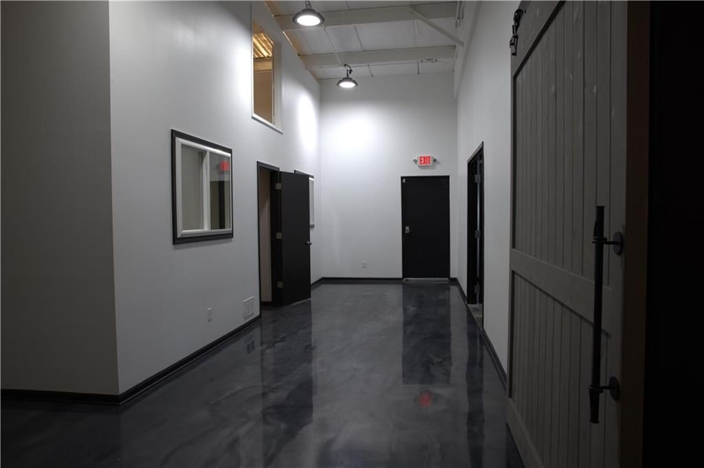 101 W Shrader Street — photo 31