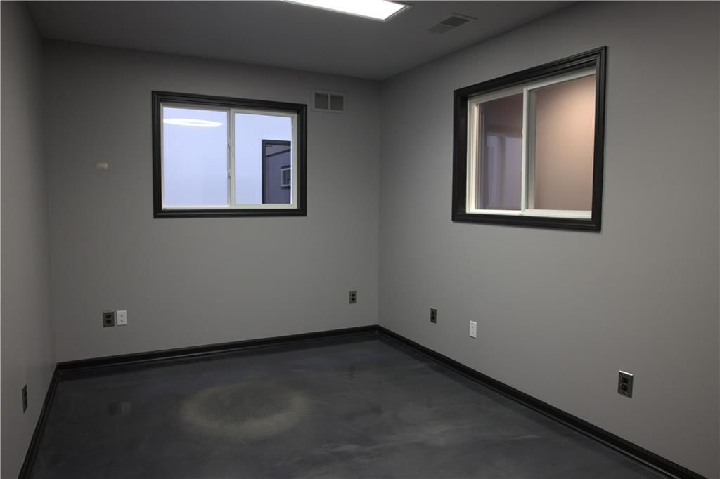 101 W Shrader Street — photo 33
