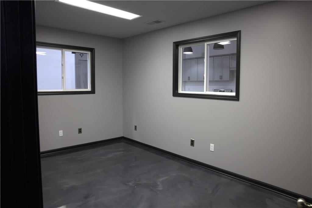 101 W Shrader Street — photo 35