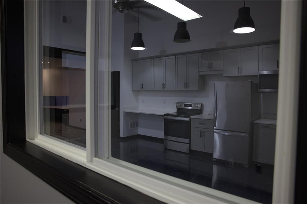 101 W Shrader Street — photo 37