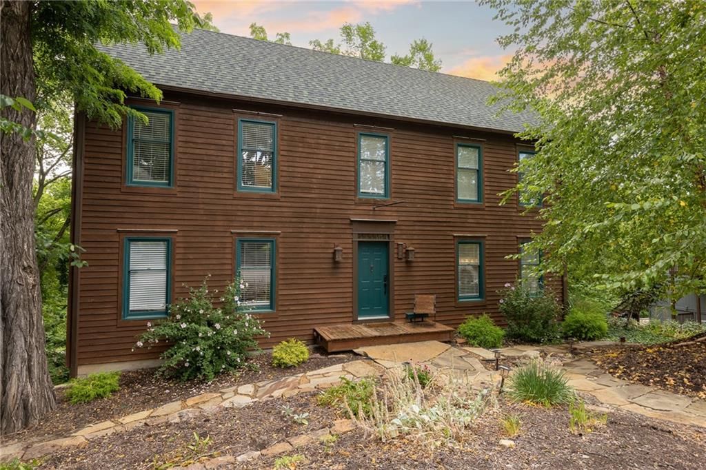 1323 Main Street, Parkville, MO