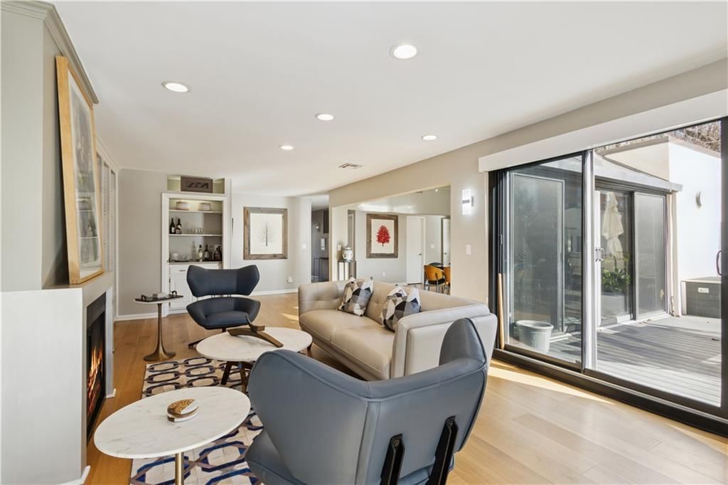 4549 Walnut Street — photo 11