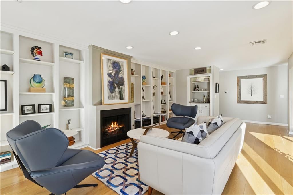 4549 Walnut Street — photo 12