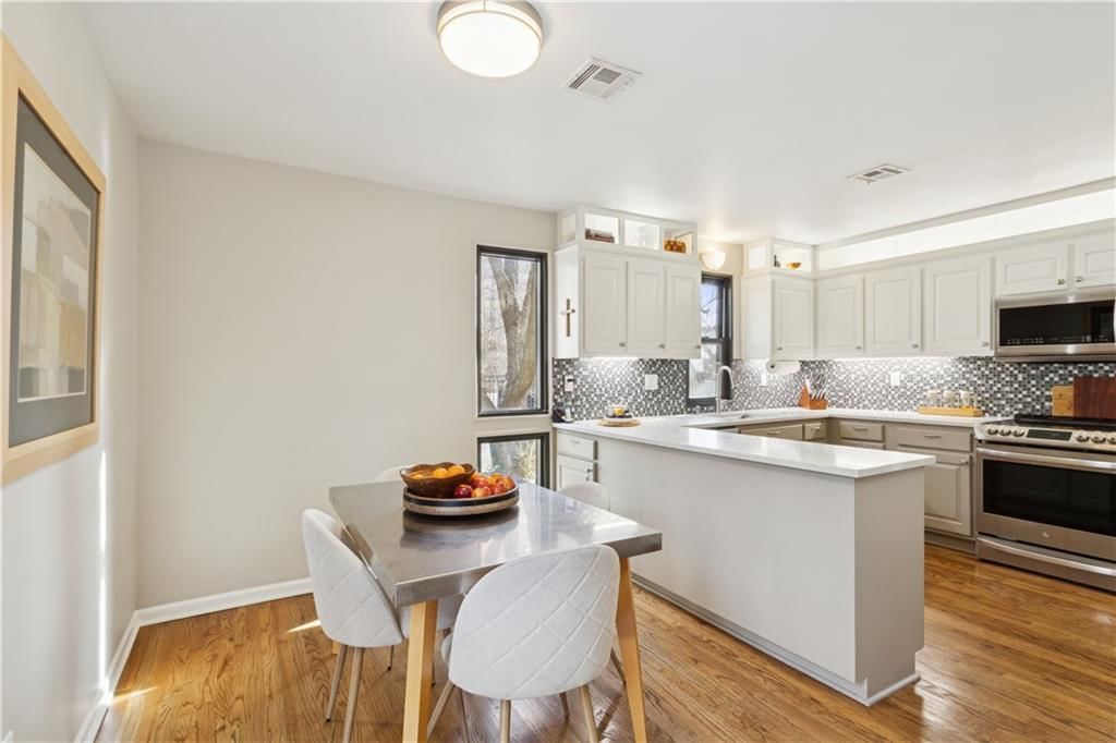 4549 Walnut Street — photo 17