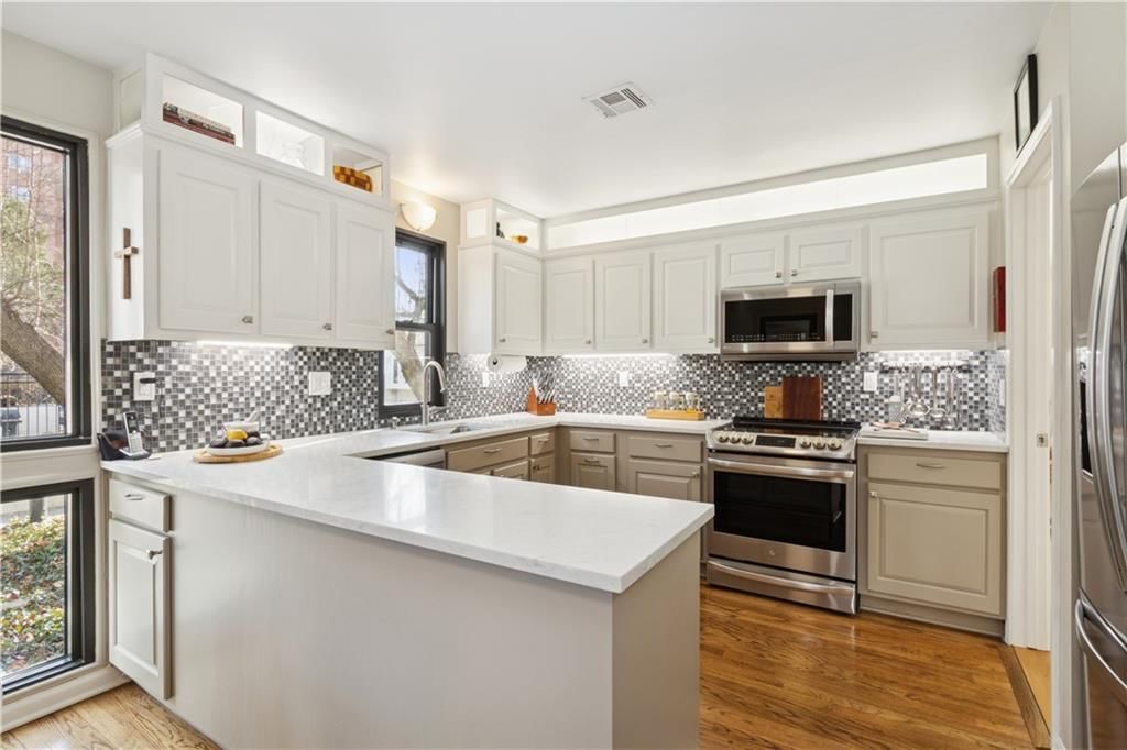 4549 Walnut Street — photo 18