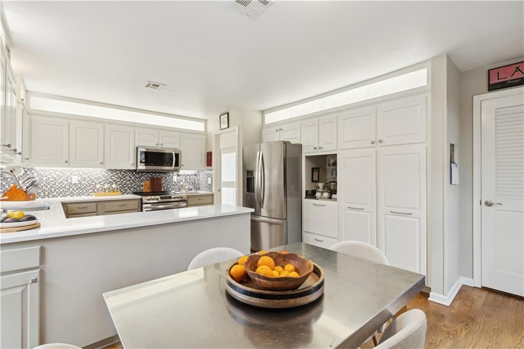 4549 Walnut Street — photo 19