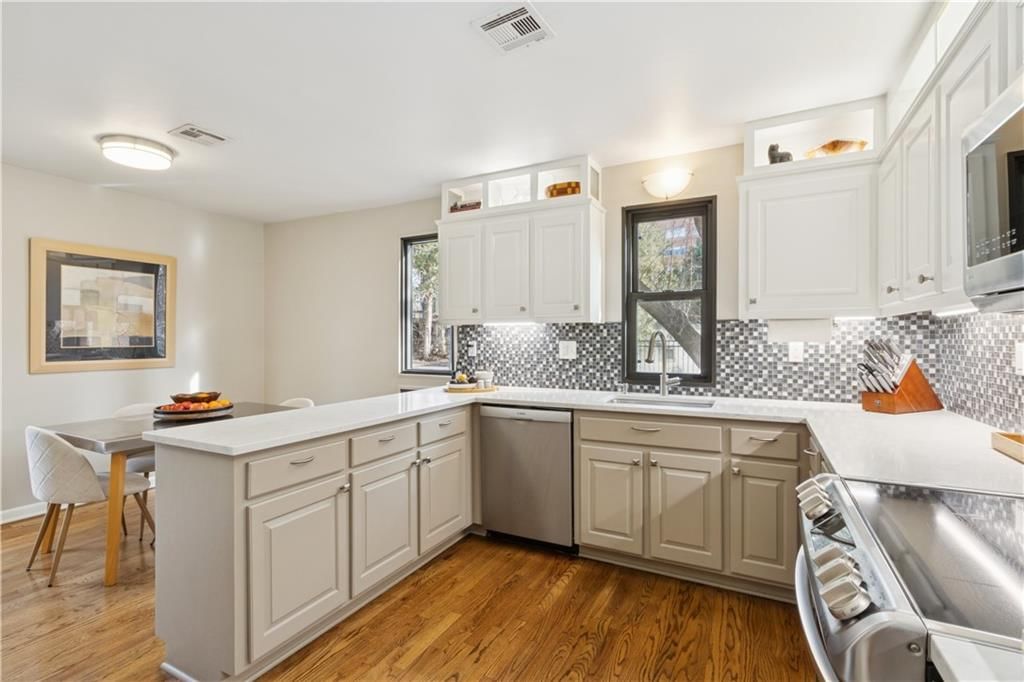 4549 Walnut Street — photo 20