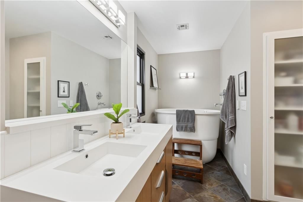 4549 Walnut Street — photo 27