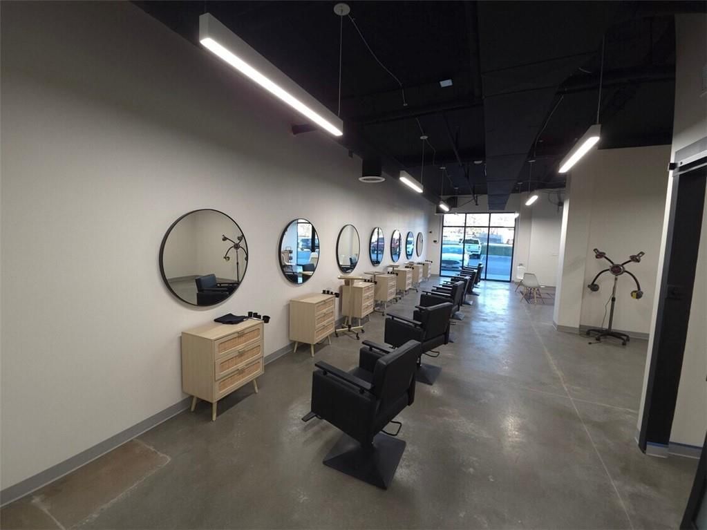 7510 N Oak Trafficway — photo 10
