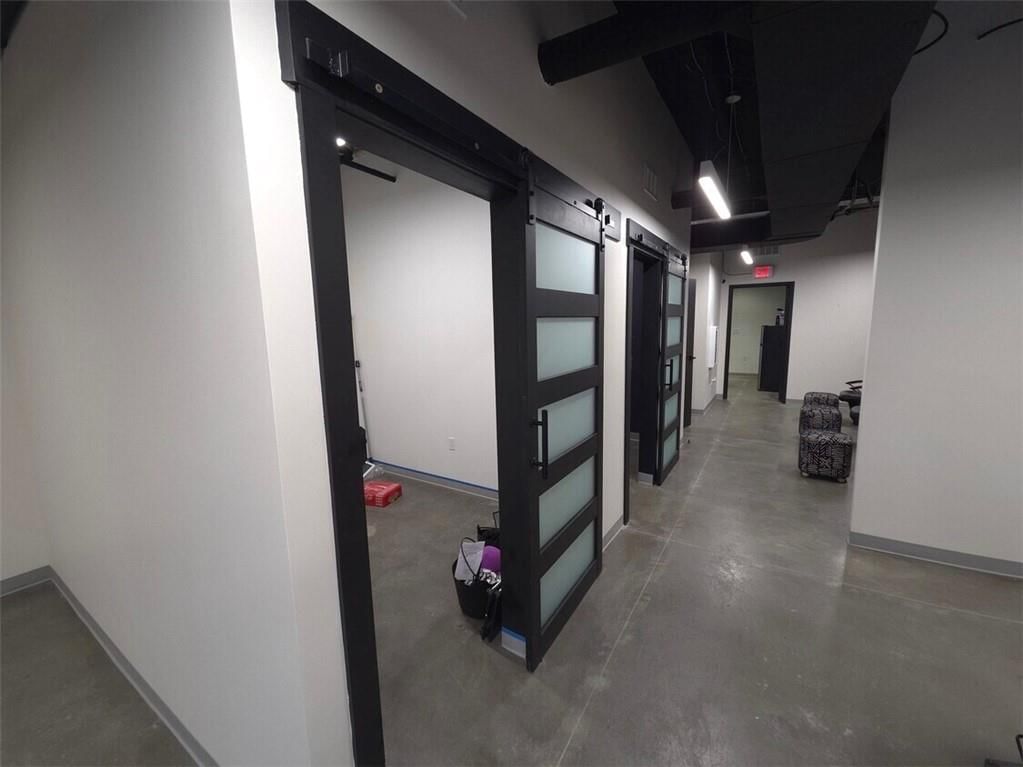 7510 N Oak Trafficway — photo 11
