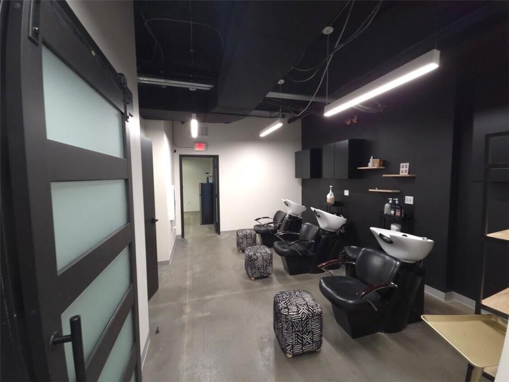 7510 N Oak Trafficway — photo 12