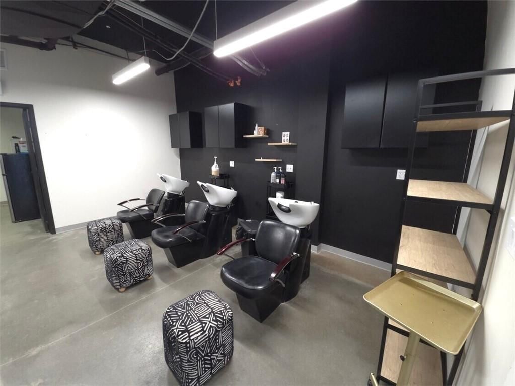 7510 N Oak Trafficway — photo 13