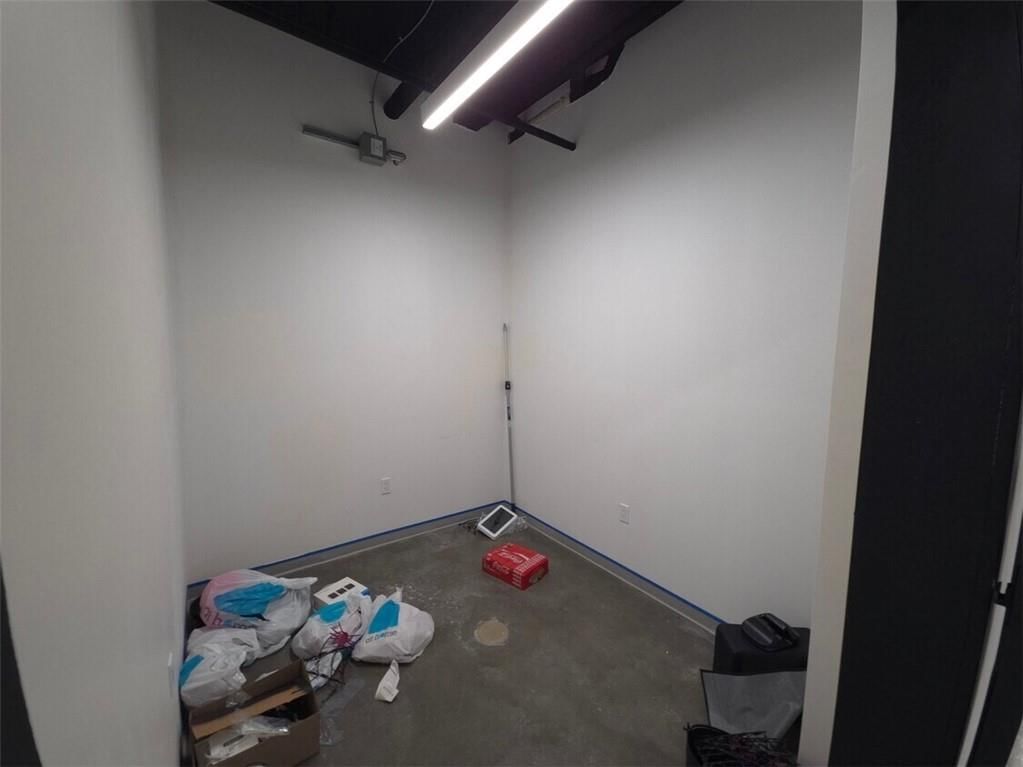 7510 N Oak Trafficway — photo 19