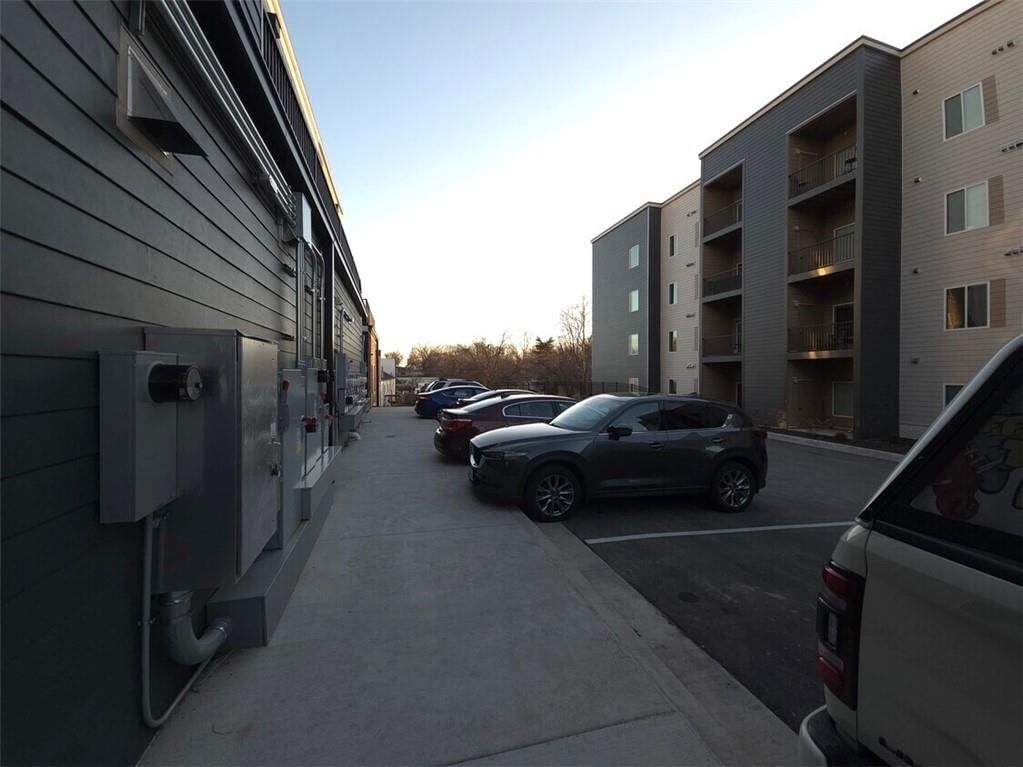 7510 N Oak Trafficway — photo 27