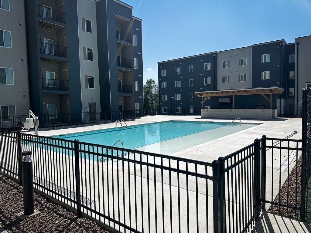 7510 N Oak Trafficway — photo 29
