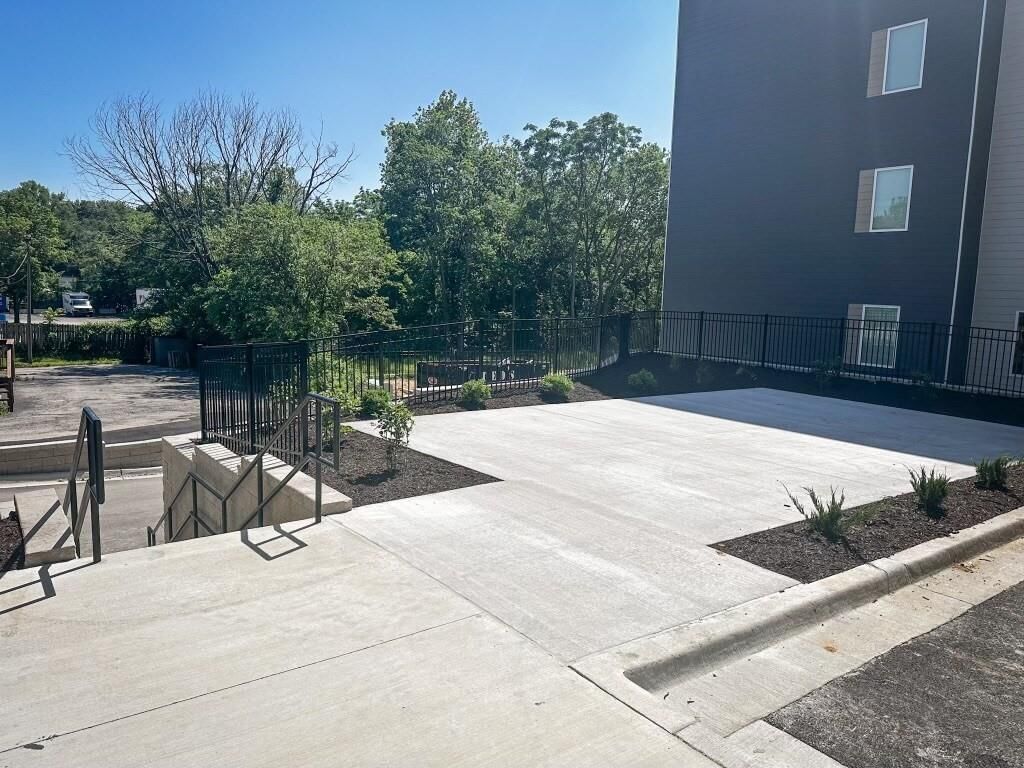 7510 N Oak Trafficway — photo 30