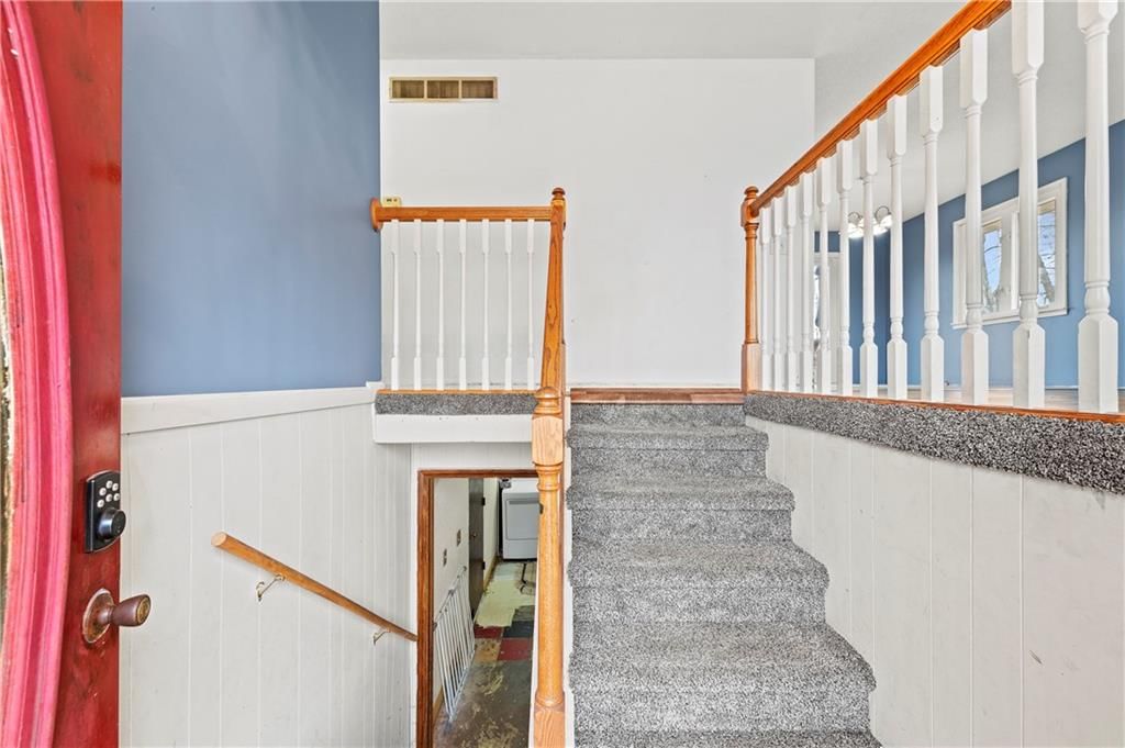 332 Matthews Lane — photo 4