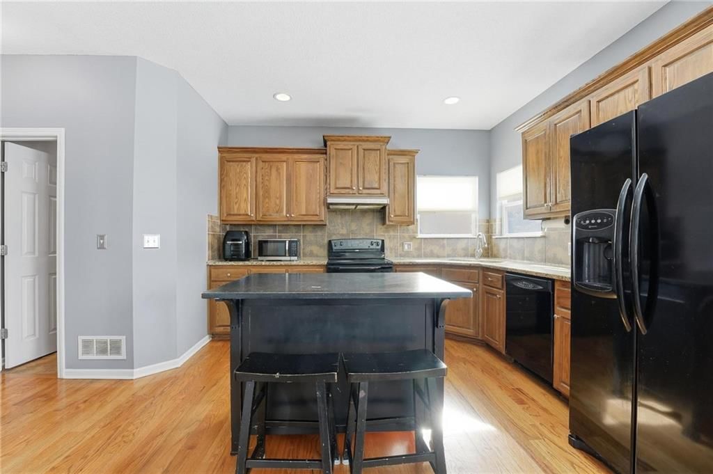 4502 N 121st Terrace — photo 11